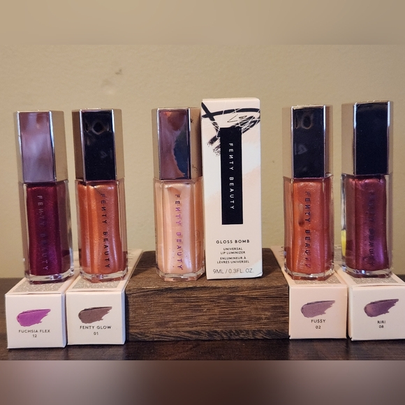 FENTY BEAUTY GLOSS BOMB LIP GLOSS LUMINIZER - Picture 1 of 11